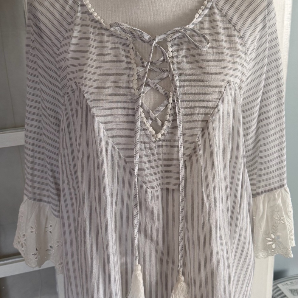 Soieblu Gray and White Lace-Up Blouse